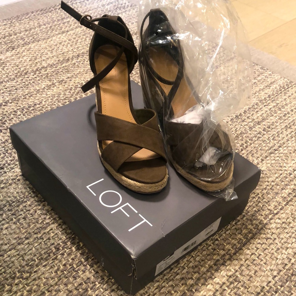 Lost espadrille wedge, brand new